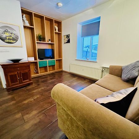 Akureyri Central Apartment エクステリア 写真